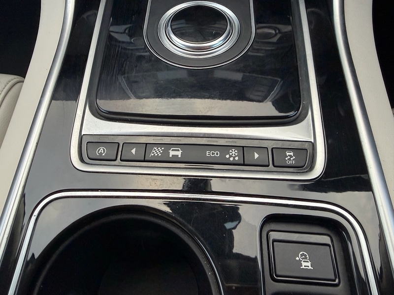 Used Jaguar XE 2016 for sale - 76798794: Photo 26