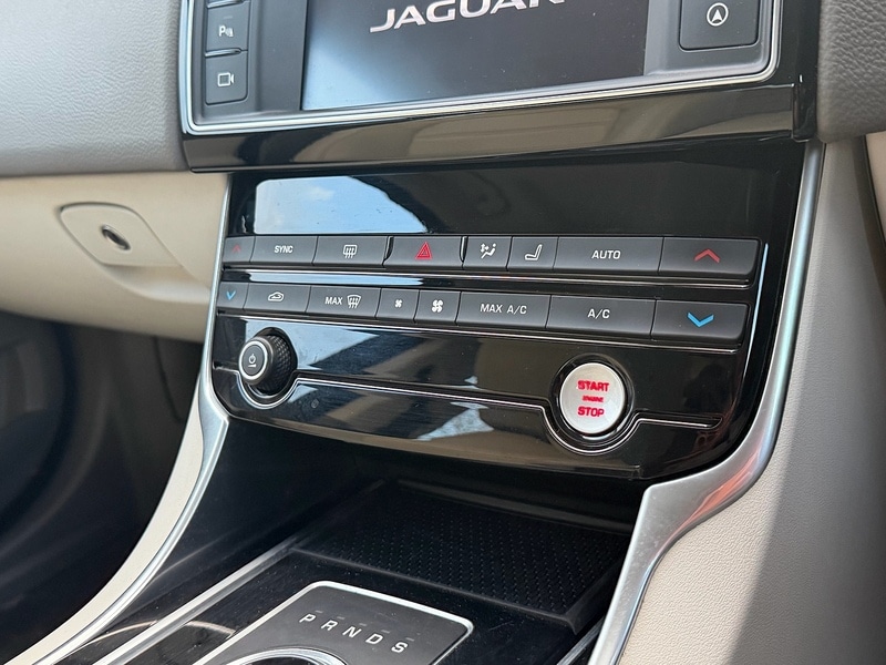 Used Jaguar XE 2016 for sale - 76798794: Photo 27