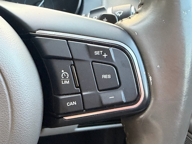 Used Jaguar XE 2016 for sale - 76798794: Photo 29