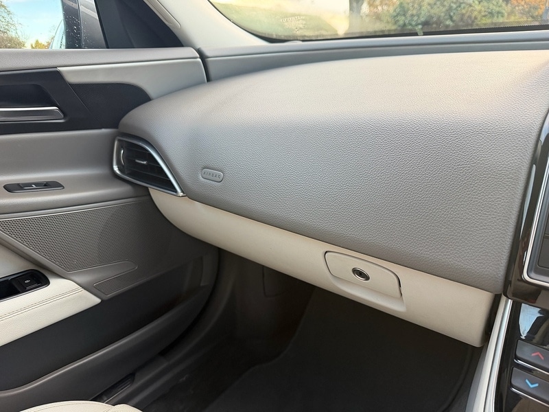 Used Jaguar XE 2016 for sale - 76798794: Photo 32