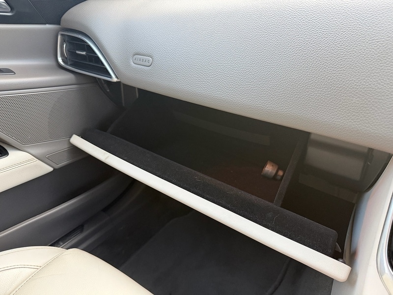 Used Jaguar XE 2016 for sale - 76798794: Photo 33