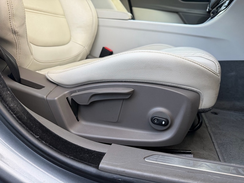 Used Jaguar XE 2016 for sale - 76798794: Photo 55