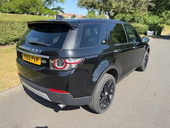 Used Land Rover Discovery Sport 2017 for sale - 79366771: Photo