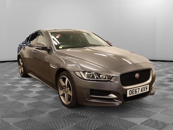 Used Jaguar XE 2017 for sale - 75604697: Photo
