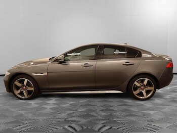 Used Jaguar XE 2017 for sale - 75604697: Photo