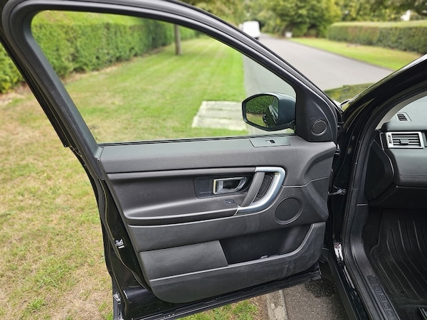 Used Land Rover Discovery Sport 2015 for sale - 76193915: Photo 19