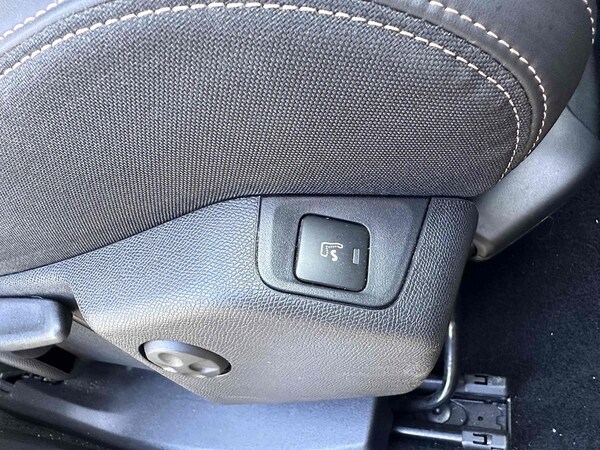 Used Peugeot 3008 2018 for sale - 75542006: Photo 32