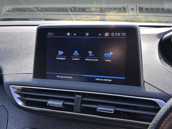 Used Peugeot 3008 2018 for sale - 75542006: Photo 46