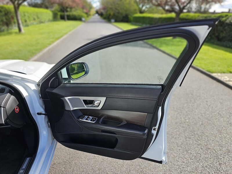 Used Jaguar XF 2013 for sale - 78140843: Photo 51
