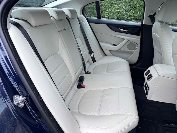 Used Jaguar XE 2019 for sale - 75452927: Photo 20