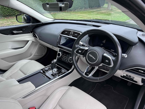Used Jaguar XE 2019 for sale - 75452927: Photo 21