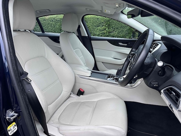 Used Jaguar XE 2019 for sale - 75452927: Photo 22