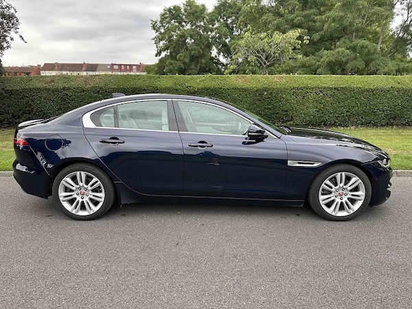Used Jaguar XE 2019 for sale - 75452927: Photo 2