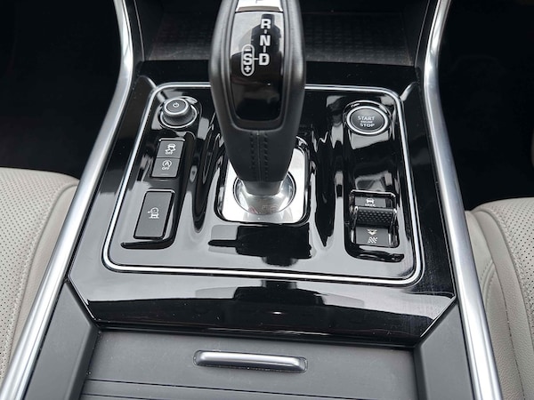 Used Jaguar XE 2019 for sale - 75452927: Photo 33