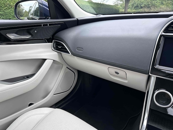 Used Jaguar XE 2019 for sale - 75452927: Photo 35