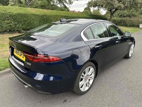 Used Jaguar XE 2019 for sale - 75452927: Photo 3