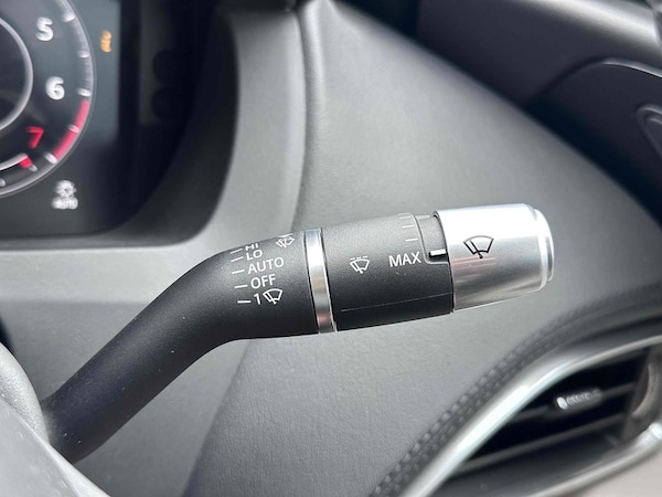 Used Jaguar XE 2019 for sale - 75452927: Photo 43
