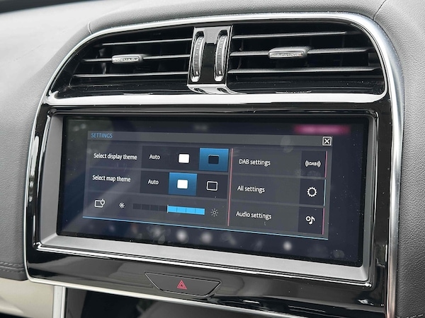 Used Jaguar XE 2019 for sale - 75452927: Photo 53