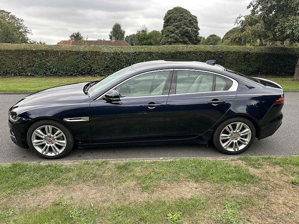 Used Jaguar XE 2019 for sale - 75452927: Photo 9