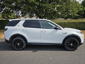 Used Land Rover Discovery Sport 2020 for sale - 79319862: Photo