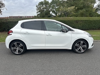 Used Peugeot 208 2019 for sale - 76141962: Photo 2