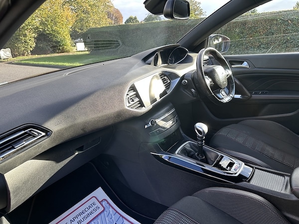Used Peugeot 308 SW 2018 for sale - 76034868: Photo 17