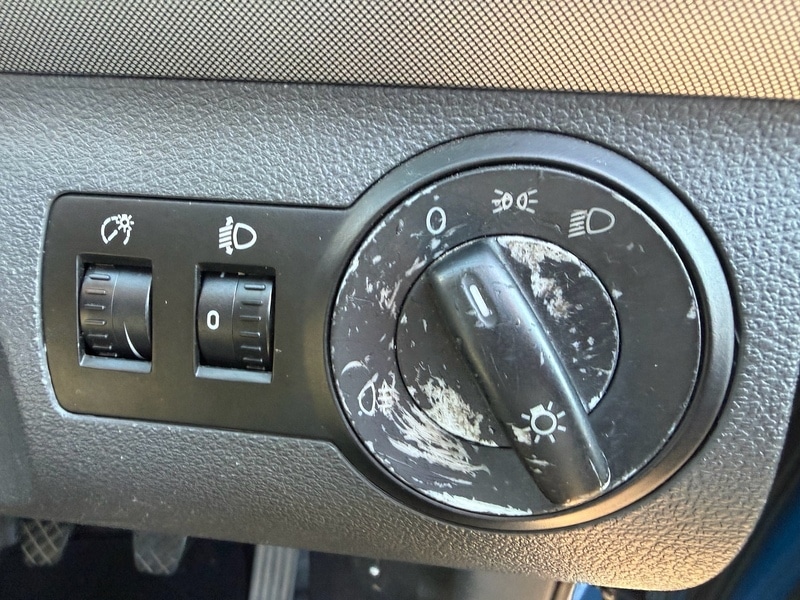 Used Volkswagen Touran 2004 for sale - 76663638: Photo 24