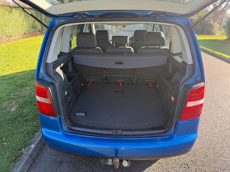 Used Volkswagen Touran 2004 for sale - 76663638: Photo 6