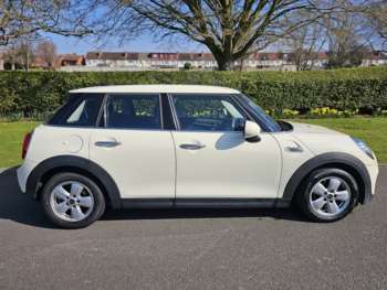 Used MINI Hatch 2019 for sale - 74099734: Photo