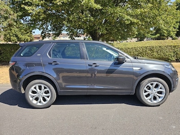 Used Land Rover Discovery Sport 2018 for sale - 79470793: Photo