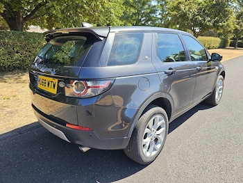 Used Land Rover Discovery Sport 2018 for sale - 79470793: Photo