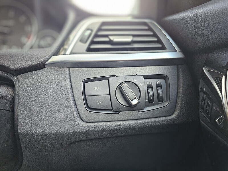 Used BMW 3 Series 2017 for sale - 76655543: Photo 27