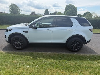Used Land Rover Discovery Sport 2019 for sale - 79435521: Photo
