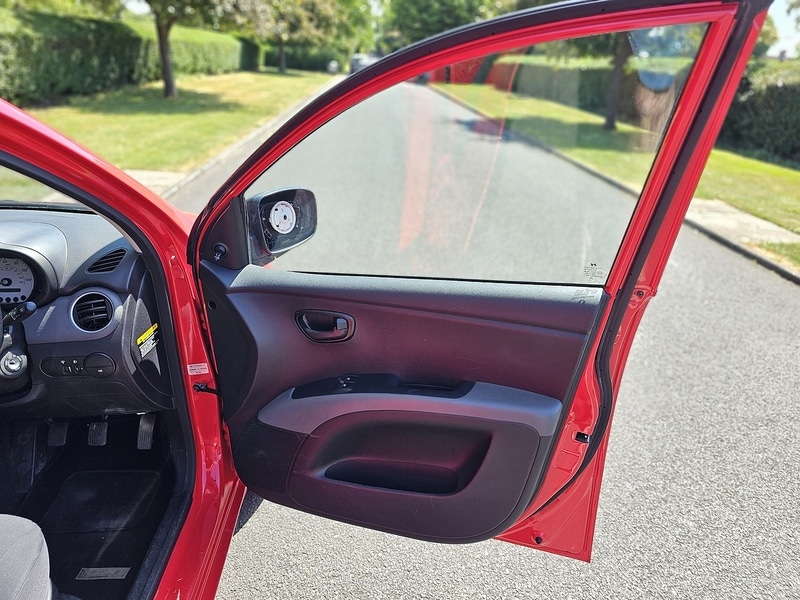 Used Hyundai i10 2011 for sale - 77609494: Photo 12