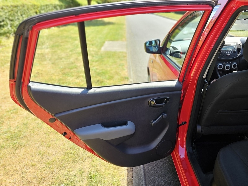 Used Hyundai i10 2011 for sale - 77609494: Photo 26