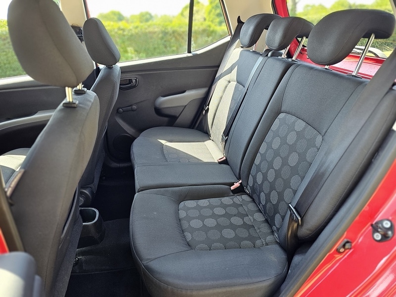 Used Hyundai i10 2011 for sale - 77609494: Photo 31