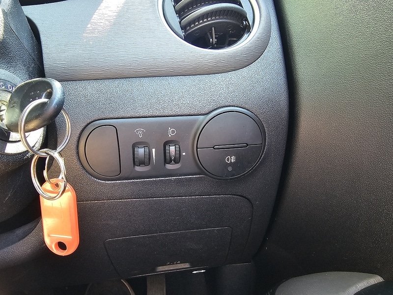 Used Hyundai i10 2011 for sale - 77609494: Photo 35