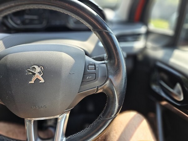 Used Peugeot 208 2018 for sale - 75542949: Photo 13