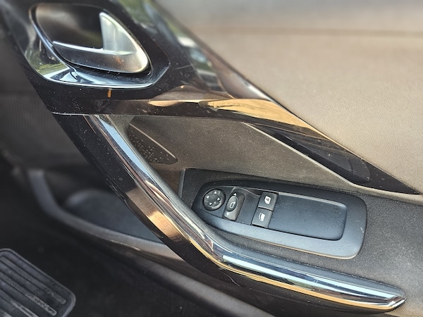 Used Peugeot 208 2018 for sale - 75542949: Photo 23