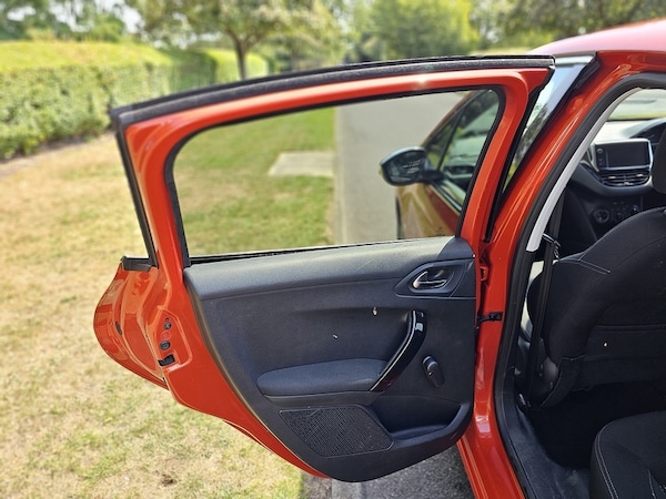 Used Peugeot 208 2018 for sale - 75542949: Photo 37