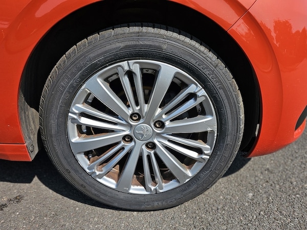 Used Peugeot 208 2018 for sale - 75542949: Photo 41
