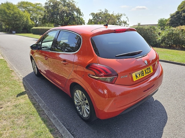 Used Peugeot 208 2018 for sale - 75542949: Photo 6
