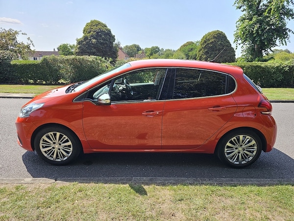 Used Peugeot 208 2018 for sale - 75542949: Photo 7