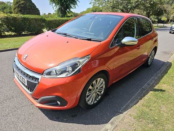 Used Peugeot 208 2018 for sale - 75542949: Photo 8