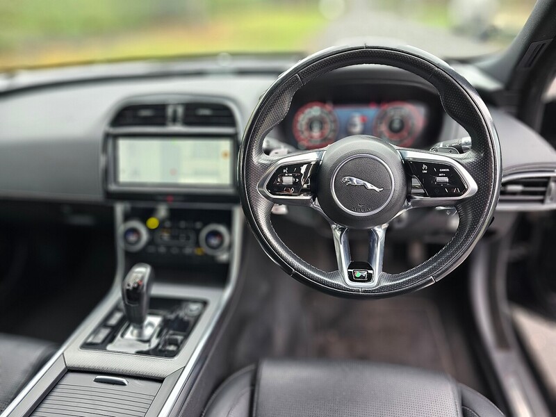 Used Jaguar XE 2021 for sale - 76357071: Photo 14