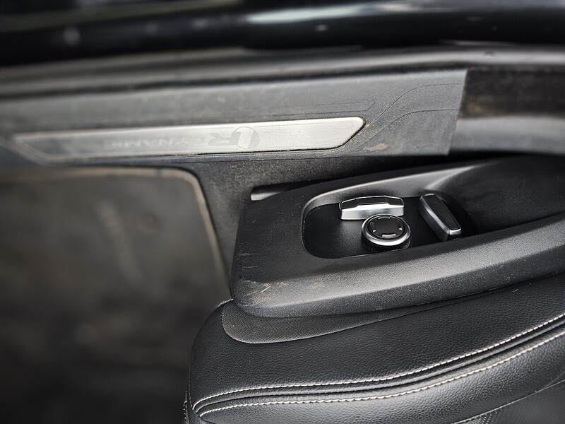 Used Jaguar XE 2021 for sale - 76357071: Photo 32