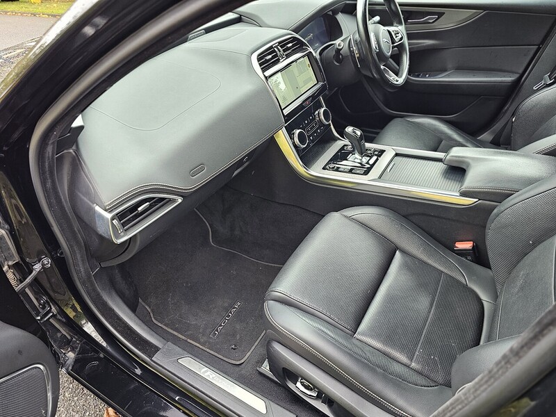 Used Jaguar XE 2021 for sale - 76357071: Photo 33