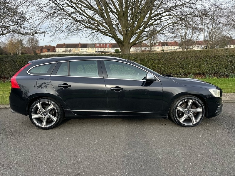 Used Volvo V60 2014 for sale - 77591432: Photo 2