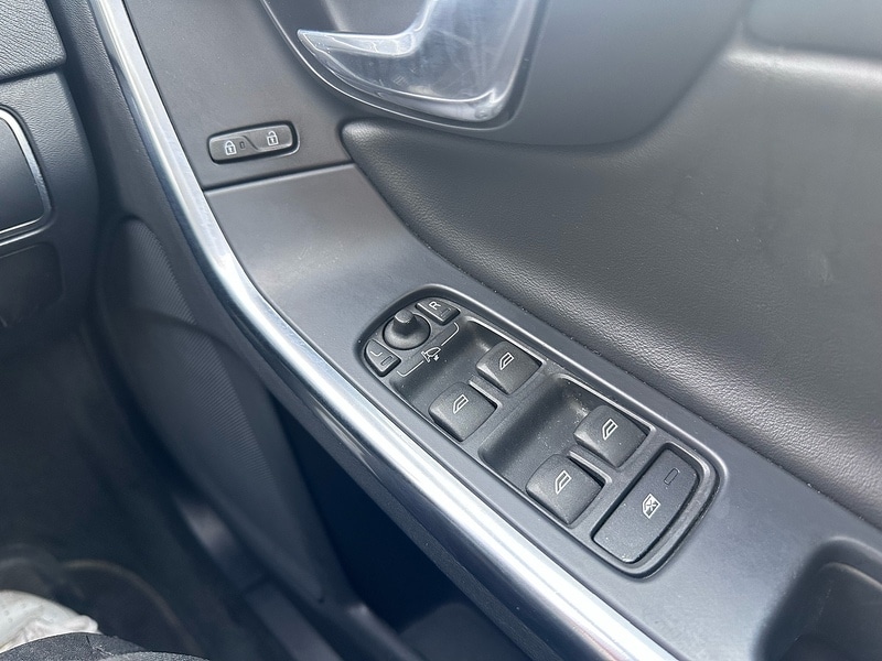 Used Volvo V60 2014 for sale - 77591432: Photo 27