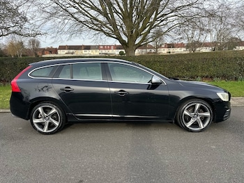 Used Volvo V60 2014 for sale - 77591432: Photo